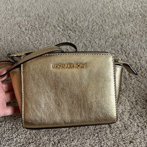 Michael Kors Selma mini messenger bag